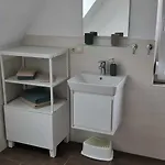 公寓 Haus Karla 卡罗利嫩西尔